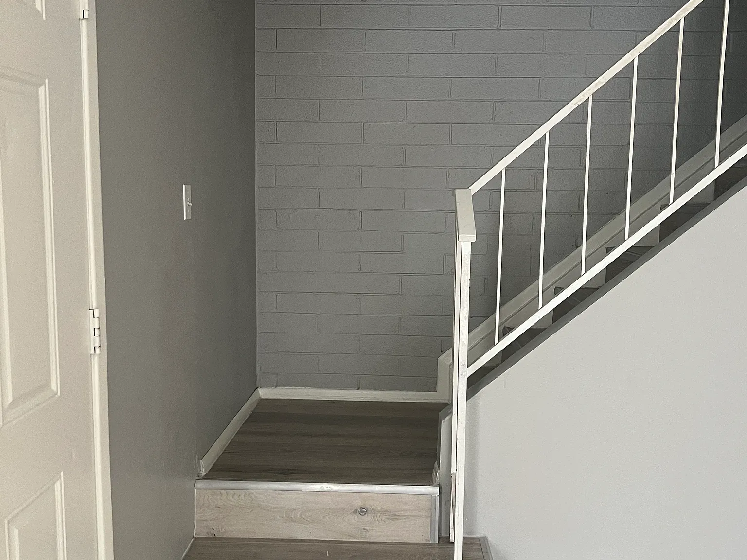 3 bed, 1005 sqft, $1,390 — Photo 2