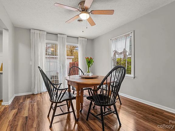4th image of 1411 Kensington Rd APT C4