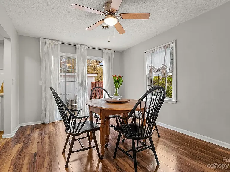 1411 Kensington Rd #C4 — Photo 4