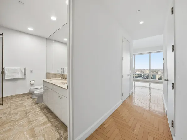 845 United Nations Plaza image 10 of 50