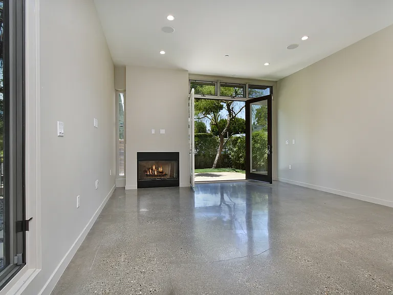 744 Marine St — Photo 15