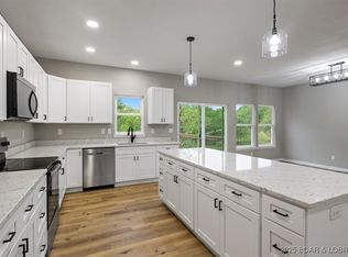 21 Meadow Lake Cir, Eldon, MO 65026