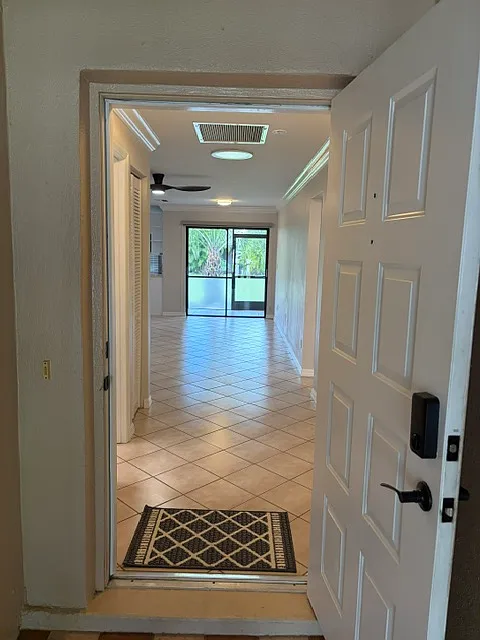 2 bed, 1.5 bath, 1014 sqft, $1,825 — Photo 2