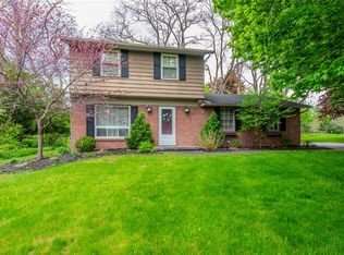 36 Brooktree Dr, Penfield, NY 14526