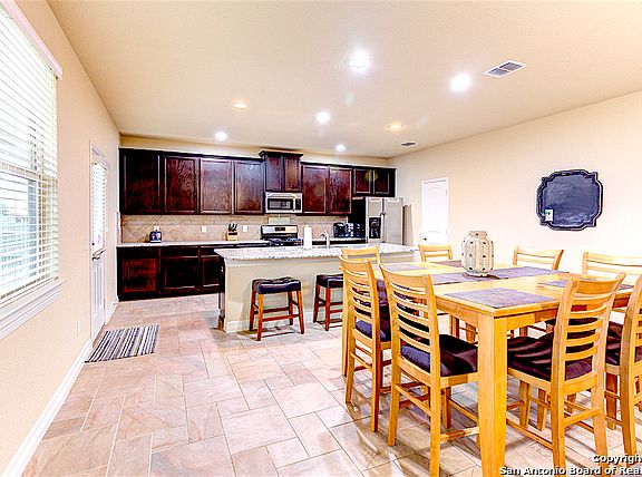 3rd image of 684 Peacock Ln