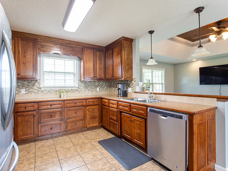 97 Mill Pond Pl — Photo 11