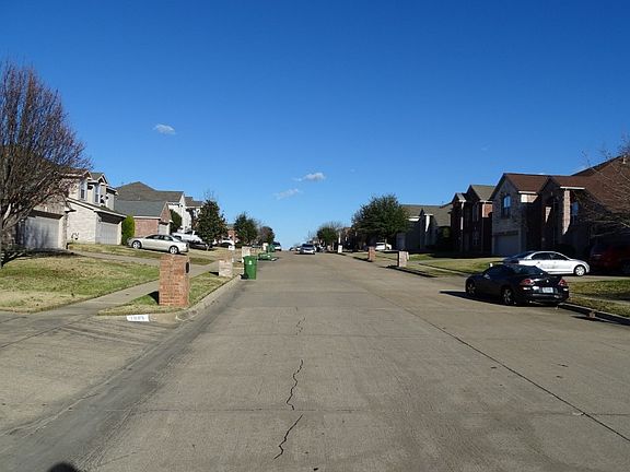 5th image of 1904 Windcastle Dr