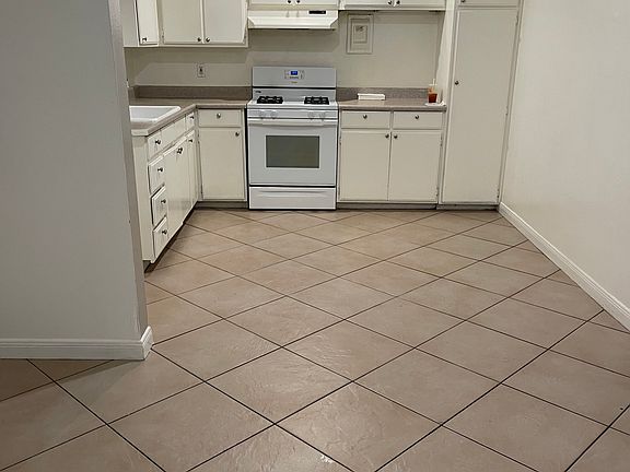 kitchen with eating area