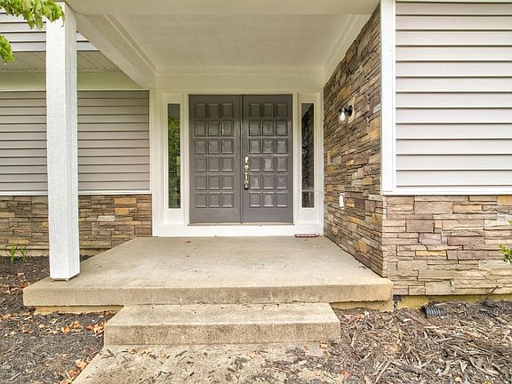 3rd image of 7106 Hamilton Hills Dr