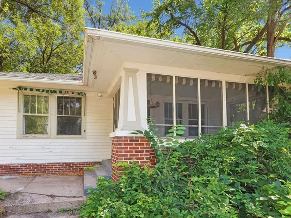 2126 Kennedy Dr, Sioux City, IA 51104