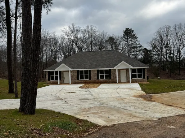1450 Lee Stokes Rd #156-B, Columbus, MS 39702