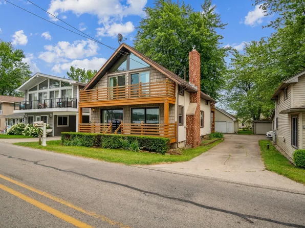 2973 Round Lake Hwy, Manitou Beach, MI 49253