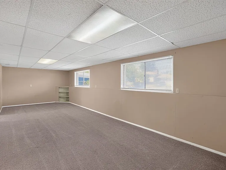 607 Syracuse St — Photo 7