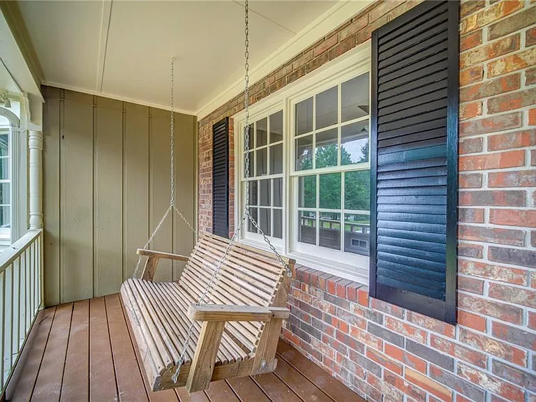 311 Mariner Cir — Photo 2