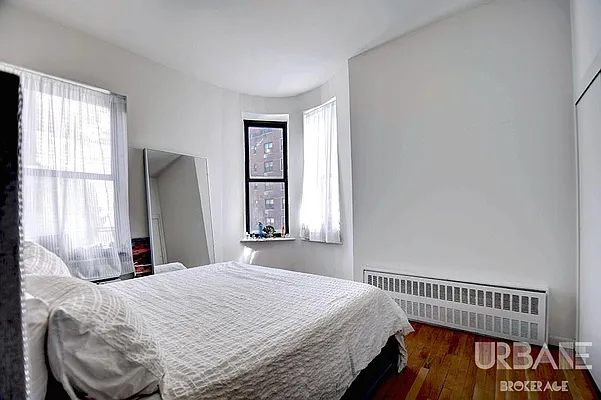 Rented by Urbane Brokerage | media 18