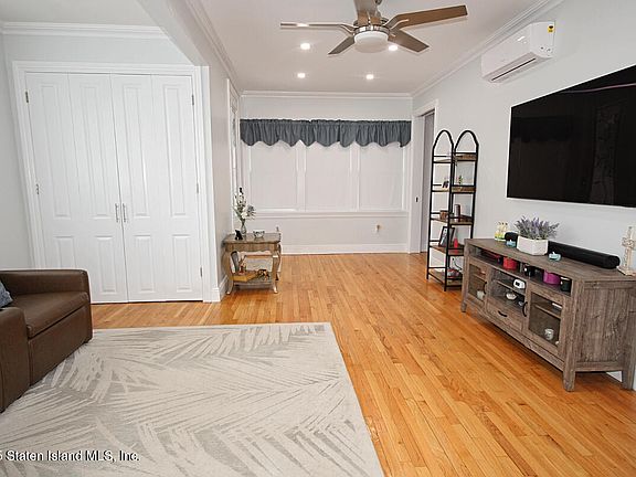 5th image of 171 Lee Ave