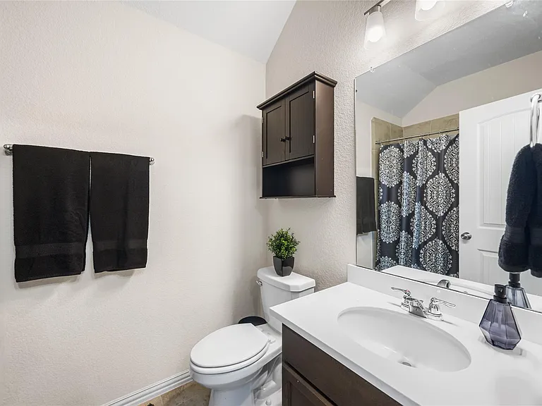 15014 Wiltshire Castle Ln — Photo 4