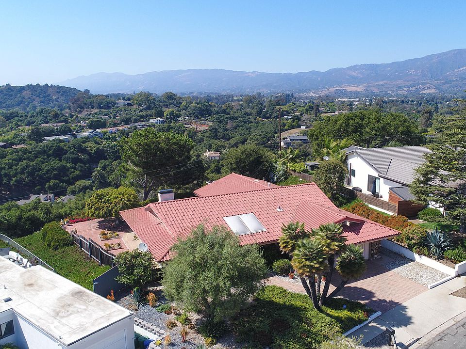 2nd image of 1370 Crestline Dr