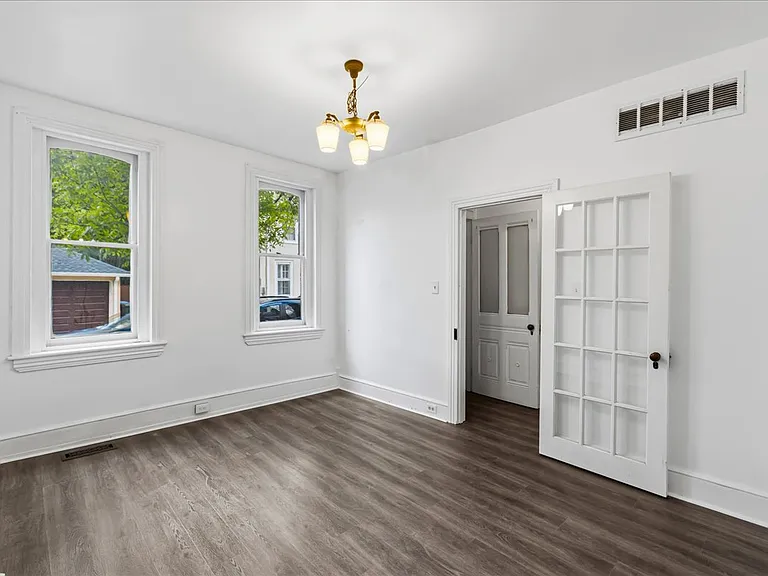 103 W Union St — Photo 12