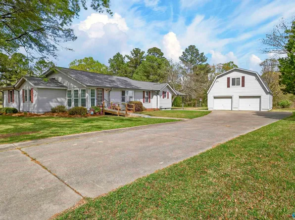 2587 Alfords Bend Rd, Hokes Bluff, AL 35903