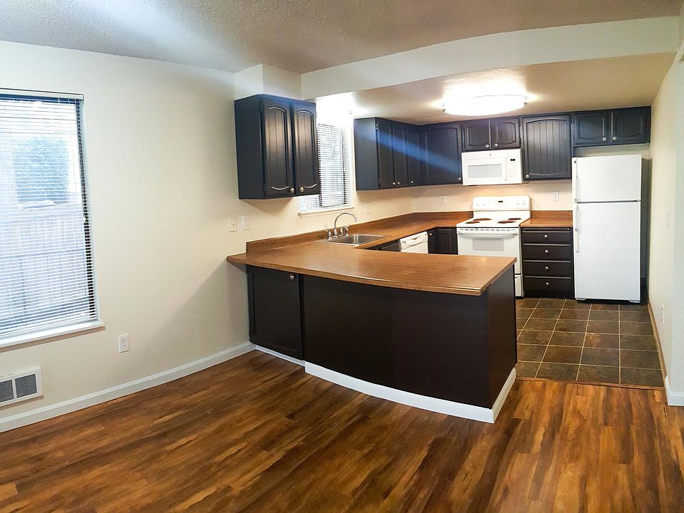 1st image of 3023 14th Ave W #201