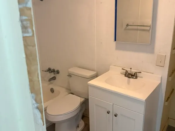 106 4th St APT 2, Fort Myers, FL 33907