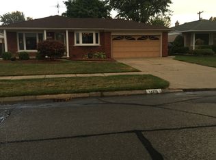 14231 Dundee St, Riverview, MI 48193