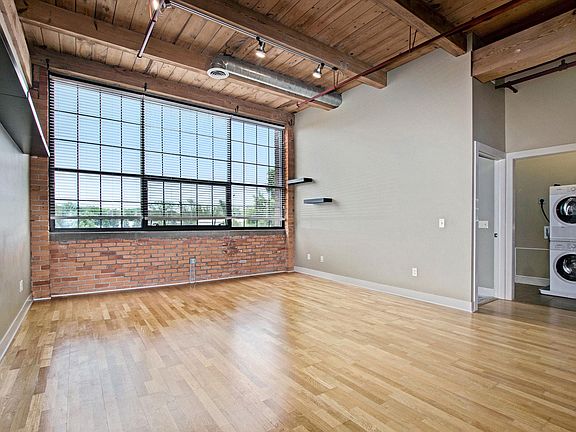 4th image of 533 Columbia Ave APT 221
