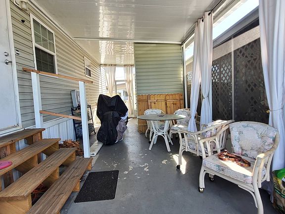 3rd image of 2424 50th Ave N #4