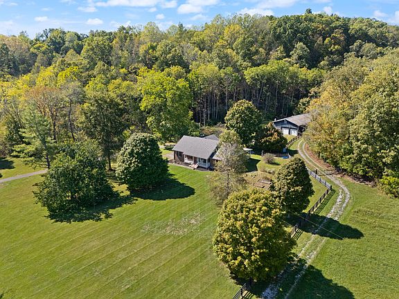 2nd image of 3515 Mitchellsburg Knob Rd