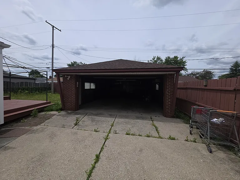5845 Plainfield St — Photo 8