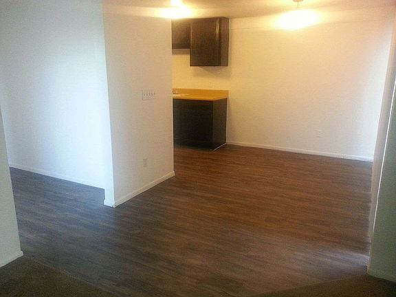 4th image of 808 N Center St APT 4