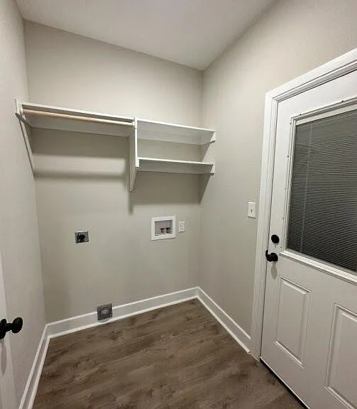 914 Baker St — Photo 12
