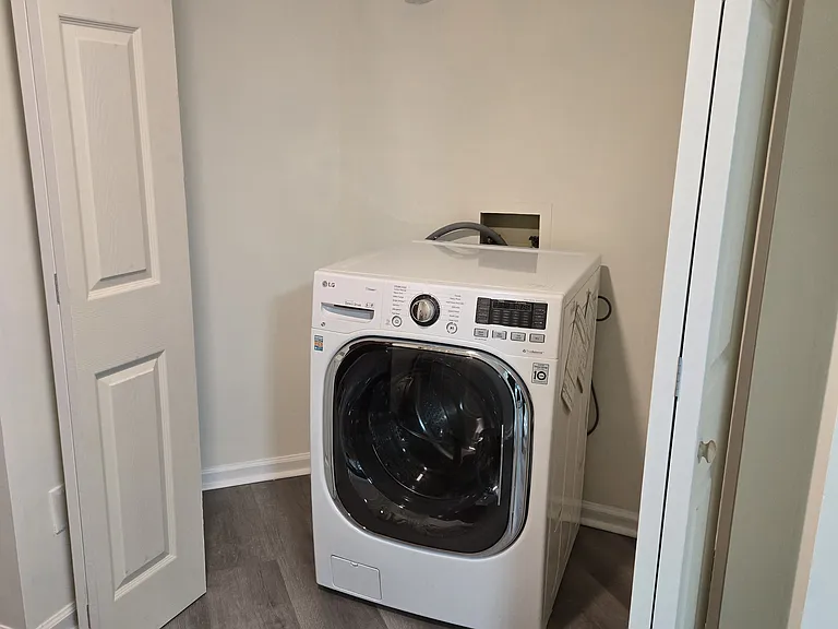 199 14th St NE #1601 — Photo 5