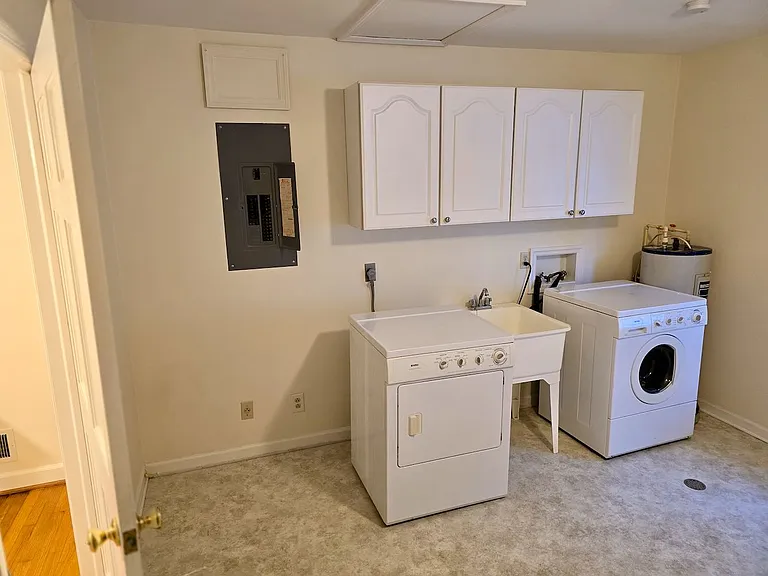 1657 Upland Dr — Photo 9