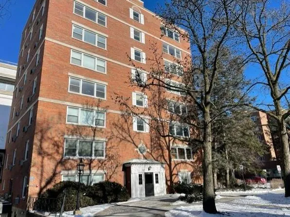 1101 Grove St APT 7C, Evanston, IL 60201
