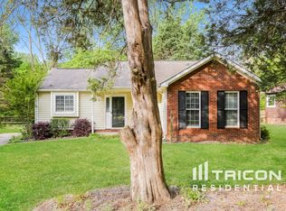 11528 Candlelight Ct, Charlotte, NC 28226