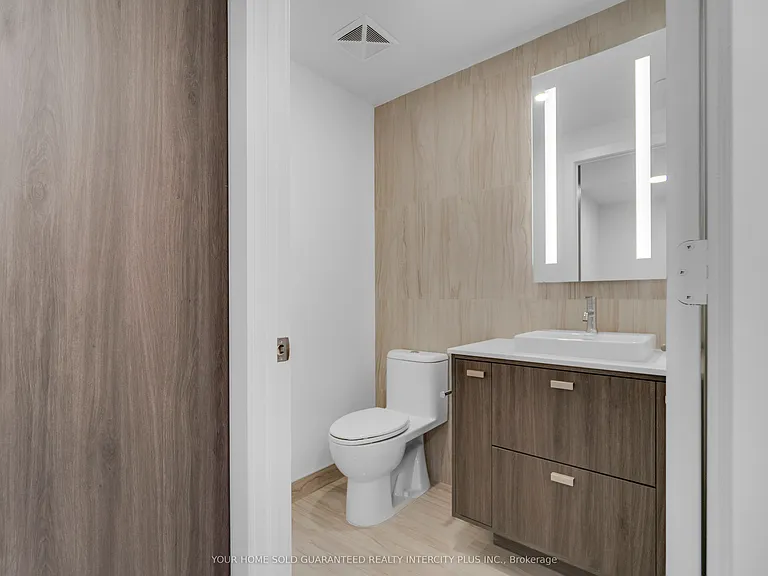 858 Dupont St #717 — Photo 22