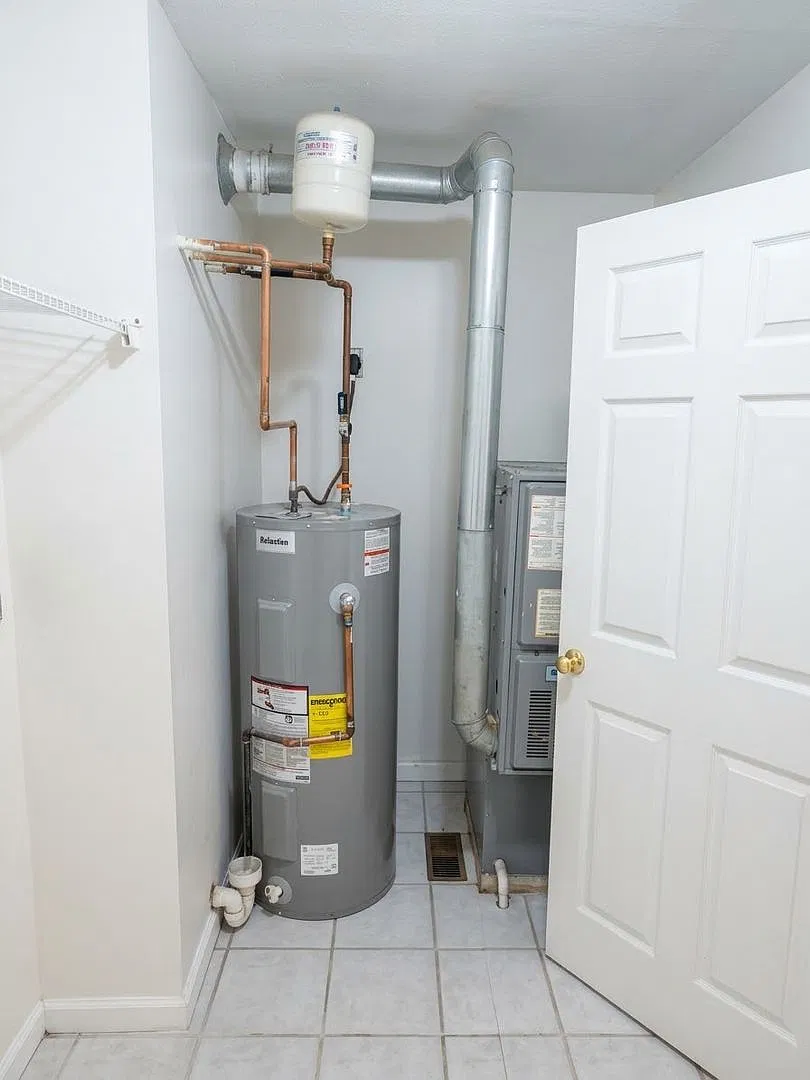 720 Connor A — Photo 2