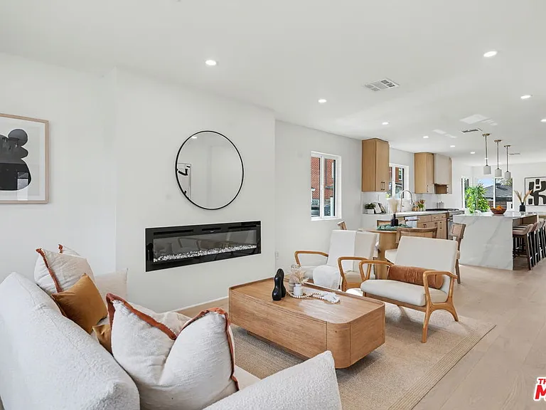 2831 Overland Ave — Photo 3