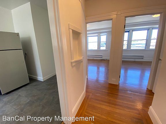 4th image of 1544 Pacific Ave APT 4