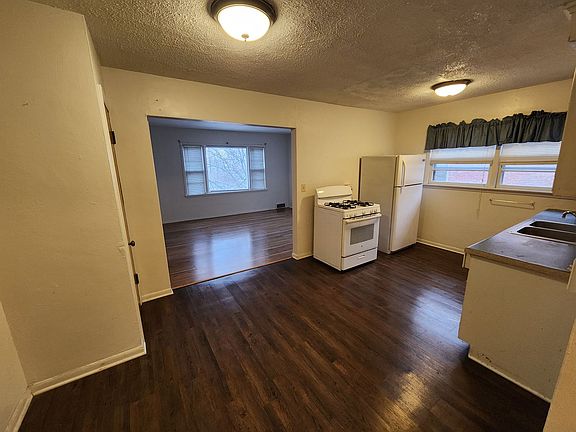 5th image of 1324 E 10th St APT 5