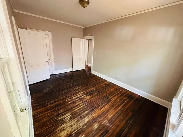 1921 James Ave — Photo 16