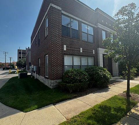 3rd image of 52 W Bethune St