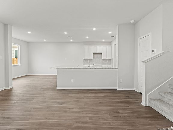 3rd image of 15054 Homing Meadow