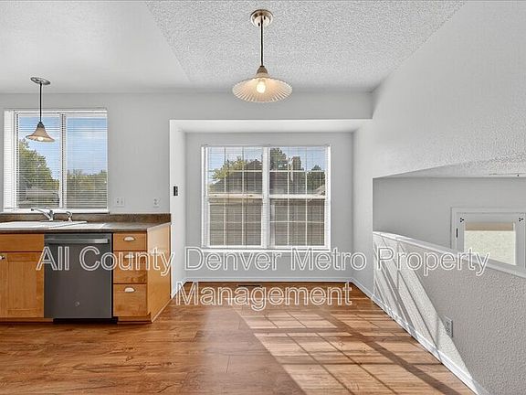 5th image of 306 Mulberry Cir