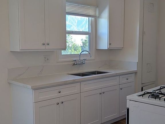 4th image of 42 S Berkeley Ave APT 3