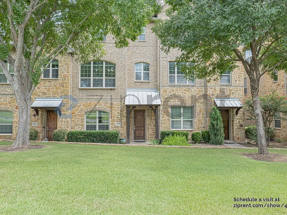 527 W Royal Ln