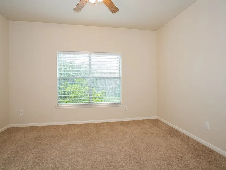 1407 Hollow Branch Ln — Photo 13