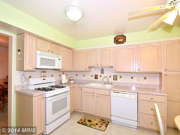 3rd image of 9601 Kanfer Ct